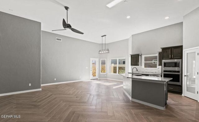 3892 Surmise Street, El Paso, TX 79938