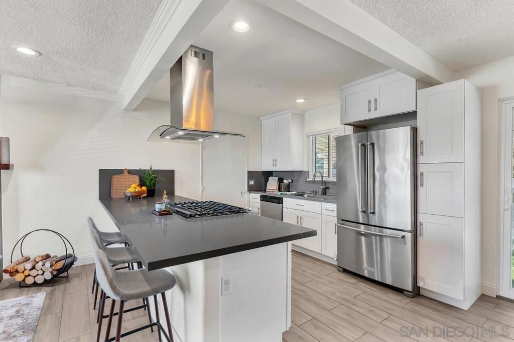 Image 13 of property listing at 4040 Apore St, La Mesa, CA 91941