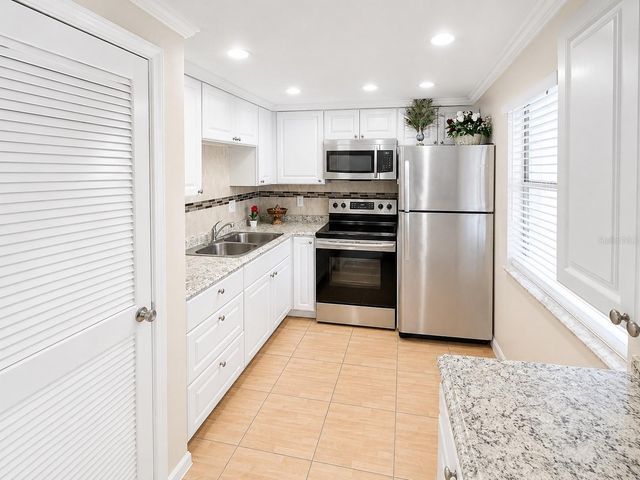 946 VIRGINIA STREET 104, Dunedin, FL 34698