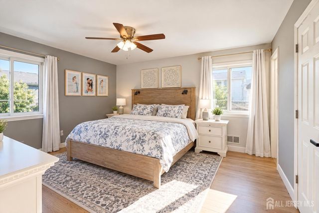 15 Foxwood Drive, Franklin, NJ 08873