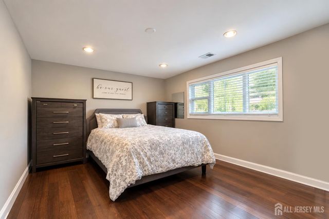 15 Foxwood Drive, Franklin, NJ 08873