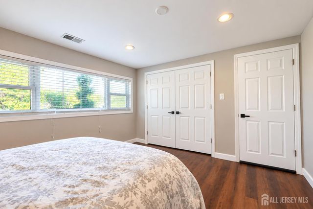 15 Foxwood Drive, Franklin, NJ 08873