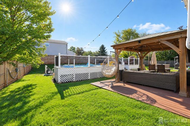 15 Foxwood Drive, Franklin, NJ 08873