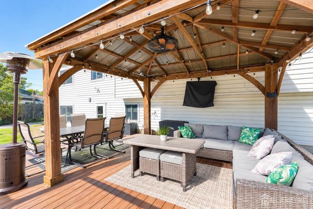 15 Foxwood Drive, Franklin, NJ 08873
