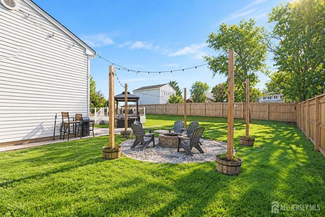 15 Foxwood Drive, Franklin, NJ 08873