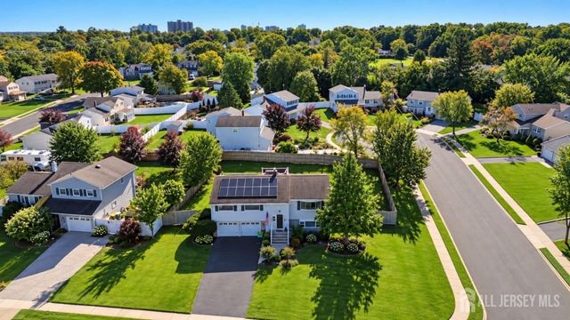 15 Foxwood Drive, Franklin, NJ 08873