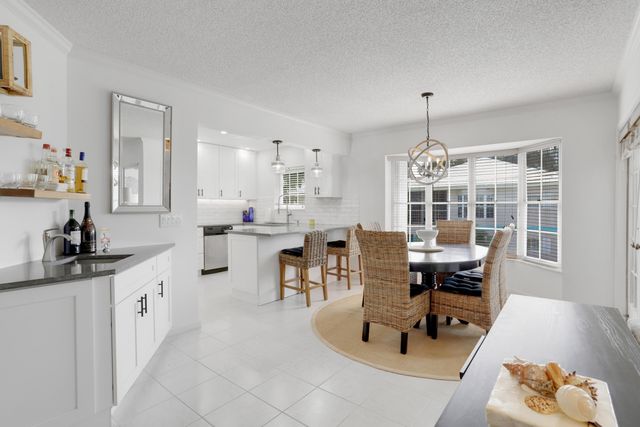 75 Venetian Drive D-13, Delray Beach, FL 33483