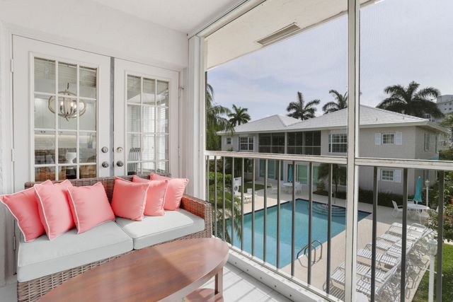 75 Venetian Drive D-13, Delray Beach, FL 33483