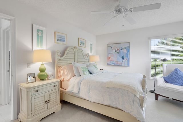 75 Venetian Drive D-13, Delray Beach, FL 33483