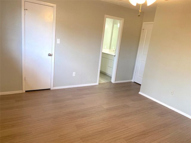 16222 Summer Dew Lane, Houston, TX 77095