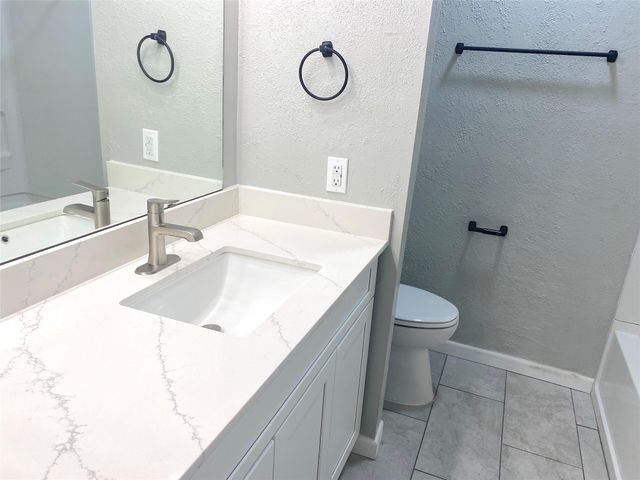 16222 Summer Dew Lane, Houston, TX 77095