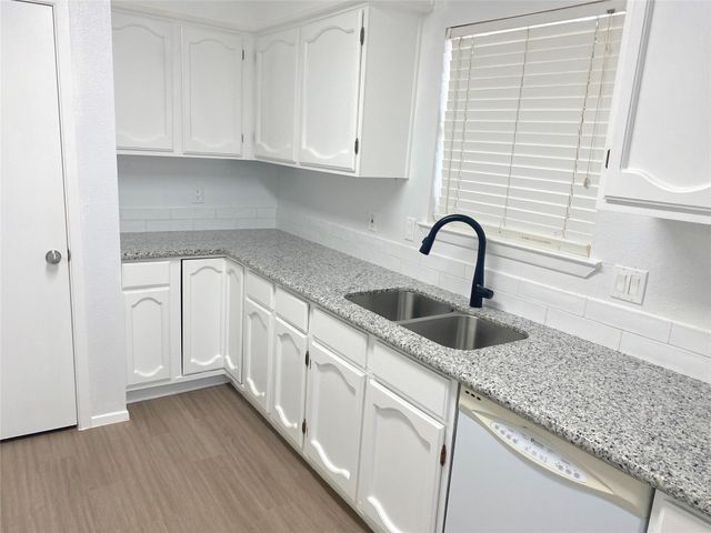 16222 Summer Dew Lane, Houston, TX 77095