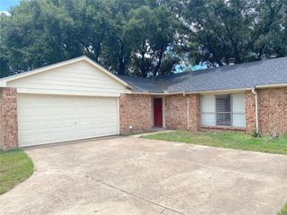 16222 Summer Dew Lane, Houston, TX 77095
