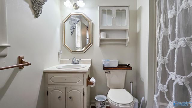 16442 Blackburn Lane, Athens, AL 35611