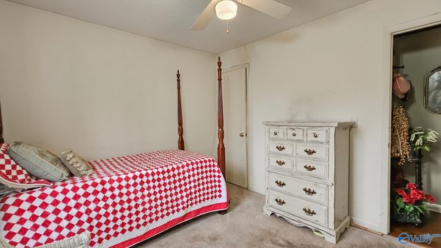 16442 Blackburn Lane, Athens, AL 35611