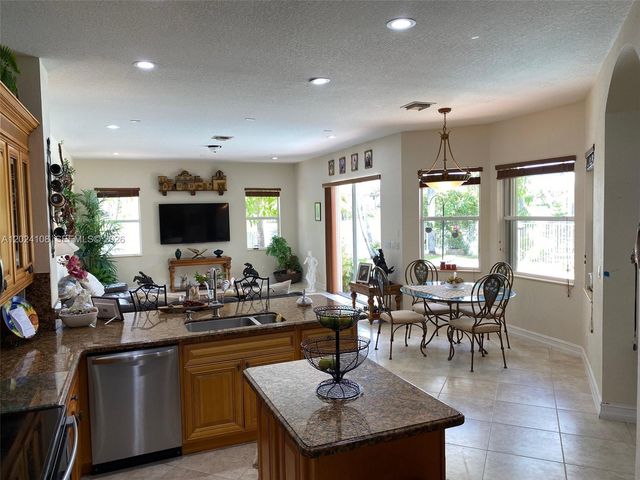 3885 E Hibiscus Street, Weston, FL 33332