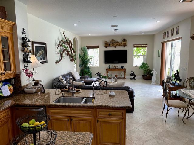 3885 E Hibiscus Street, Weston, FL 33332