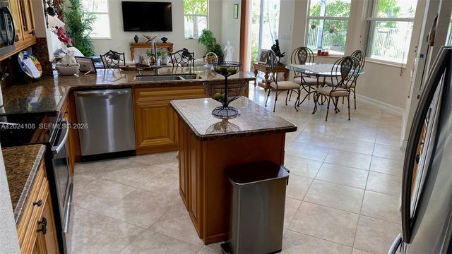 3885 E Hibiscus Street, Weston, FL 33332