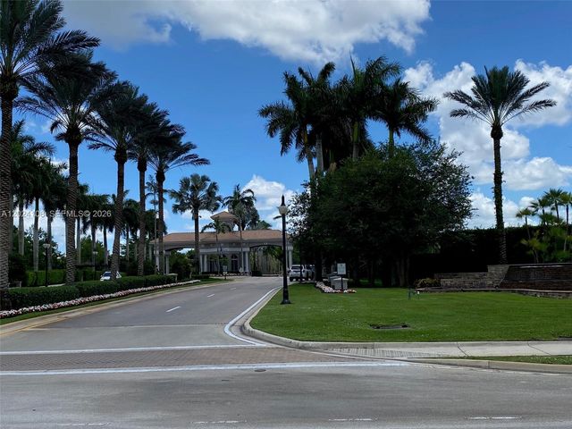 3885 E Hibiscus Street, Weston, FL 33332