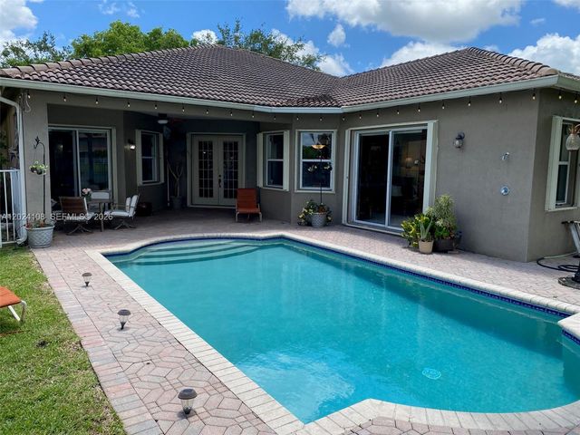 3885 E Hibiscus Street, Weston, FL 33332