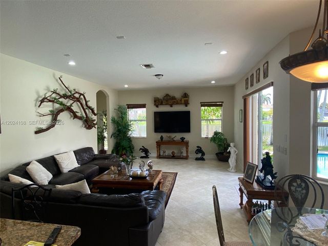 3885 E Hibiscus Street, Weston, FL 33332