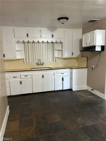 559 W 25th, San Bernardino, CA 92405