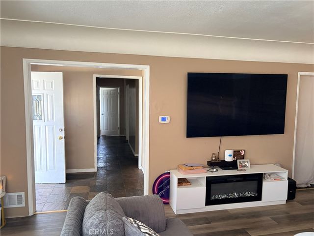 559 W 25th, San Bernardino, CA 92405