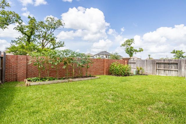 10719 Blossom River Drive, Missouri City, TX 77459