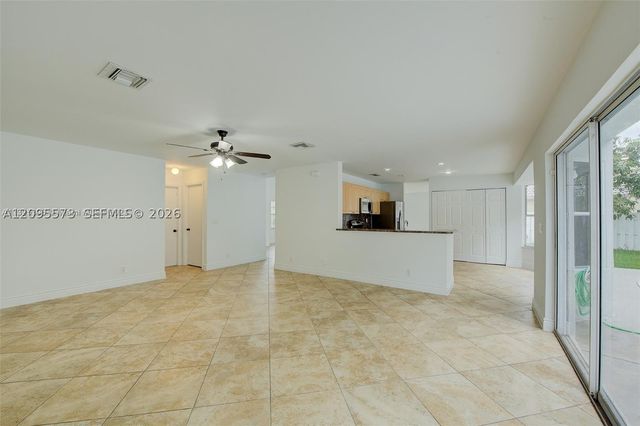 1127 SW 104th Way, Pembroke Pines, FL 33025
