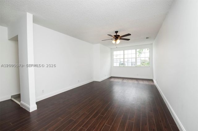 1127 SW 104th Way, Pembroke Pines, FL 33025