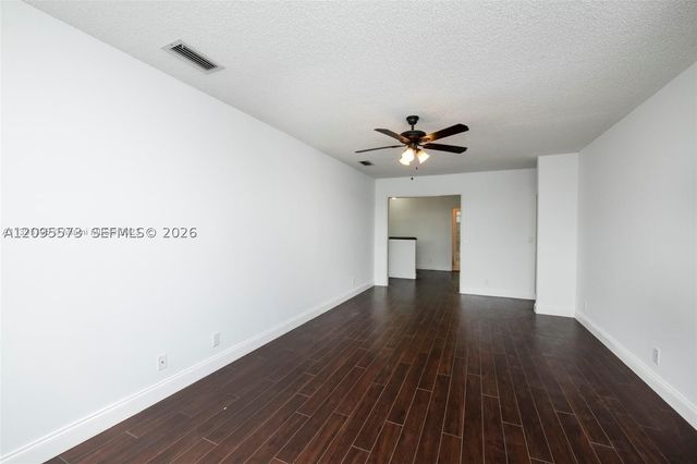 1127 SW 104th Way, Pembroke Pines, FL 33025