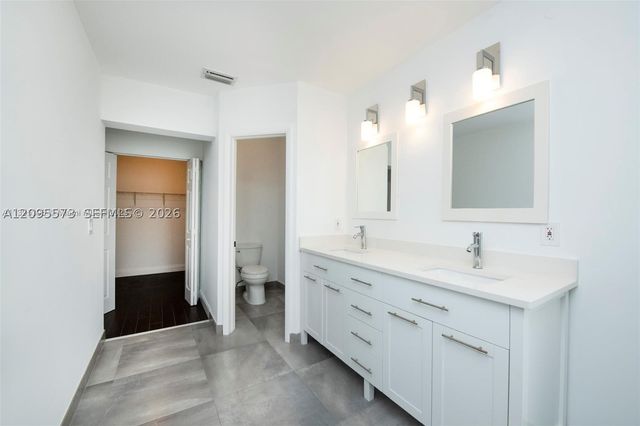 1127 SW 104th Way, Pembroke Pines, FL 33025
