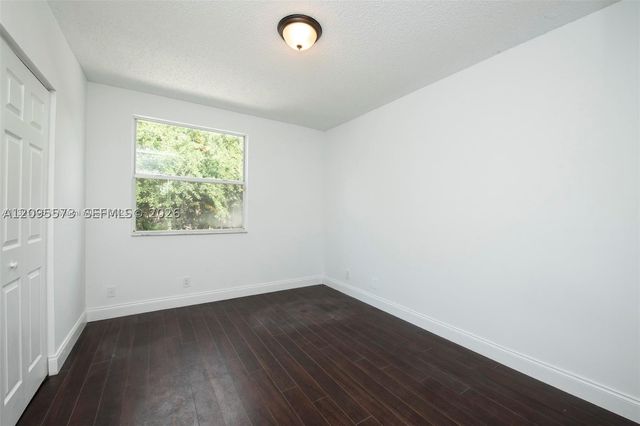 1127 SW 104th Way, Pembroke Pines, FL 33025