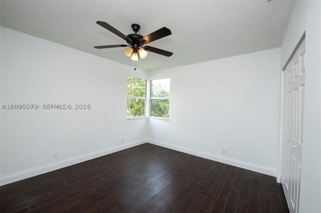 1127 SW 104th Way, Pembroke Pines, FL 33025