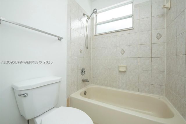 1127 SW 104th Way, Pembroke Pines, FL 33025