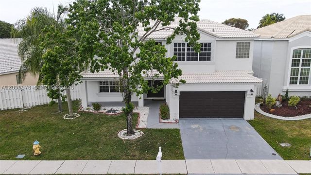 1127 SW 104th Way, Pembroke Pines, FL 33025