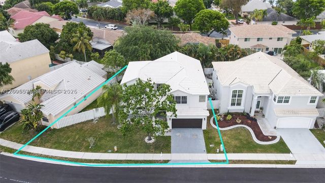 1127 SW 104th Way, Pembroke Pines, FL 33025