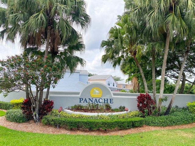 1127 SW 104th Way, Pembroke Pines, FL 33025