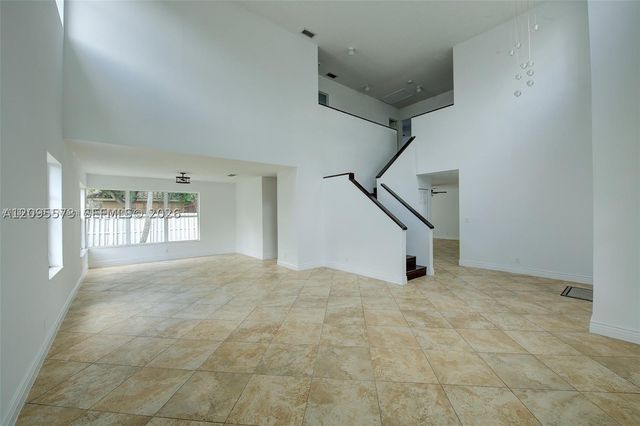 1127 SW 104th Way, Pembroke Pines, FL 33025