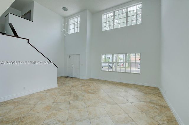 1127 SW 104th Way, Pembroke Pines, FL 33025