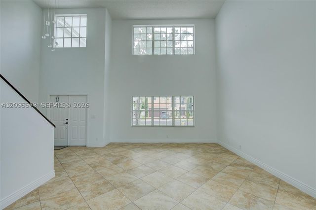 1127 SW 104th Way, Pembroke Pines, FL 33025