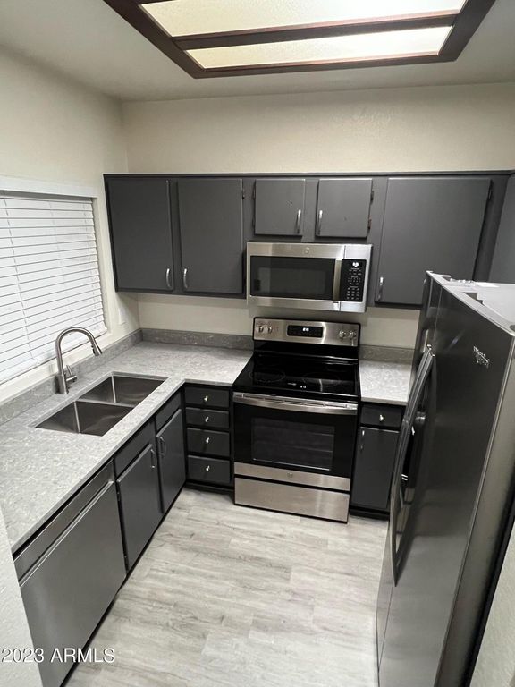 7801 N 44th Drive Unit 1133, Glendale, AZ 85301