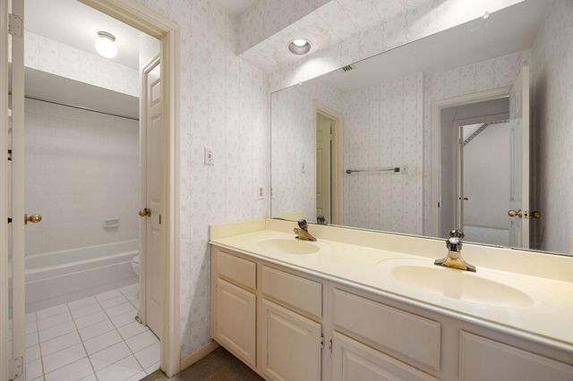 2207 Heather Green Drive, Houston, TX 77062
