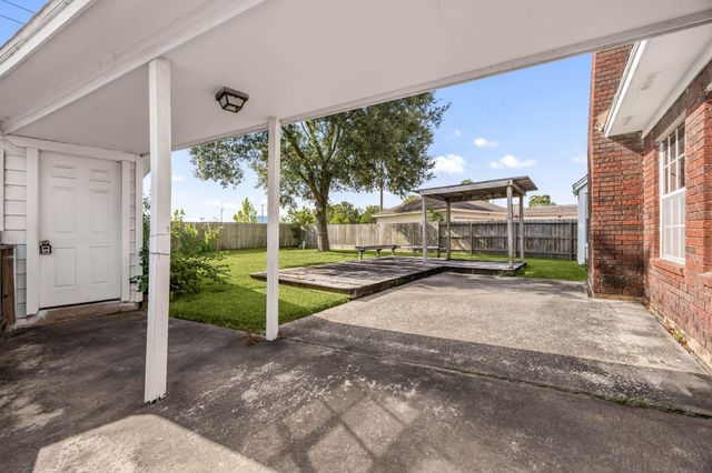 2207 Heather Green Drive, Houston, TX 77062