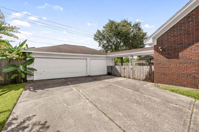 2207 Heather Green Drive, Houston, TX 77062