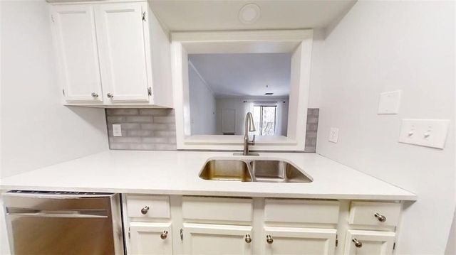 300 Johnson Ferry Road A404, Sandy Springs, GA 30328