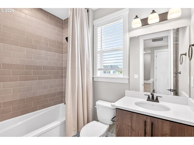 7285 Se CHINQUAPIN Dr, Hillsboro, OR 97123