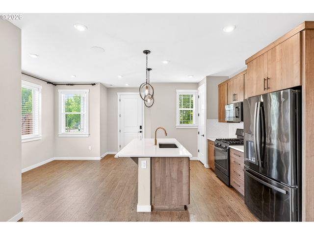 7285 Se CHINQUAPIN Dr, Hillsboro, OR 97123