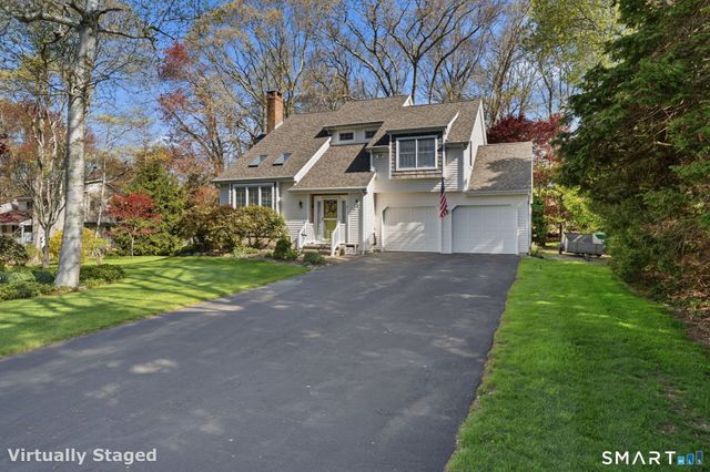 12 Lindros Lane, Waterford, CT 06385