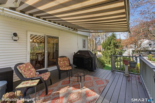12 Lindros Lane, Waterford, CT 06385